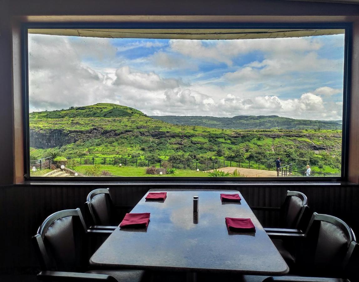 Upper Deck Resort - Stay And Relax At The Highest Peak ロナバラ エクステリア 写真