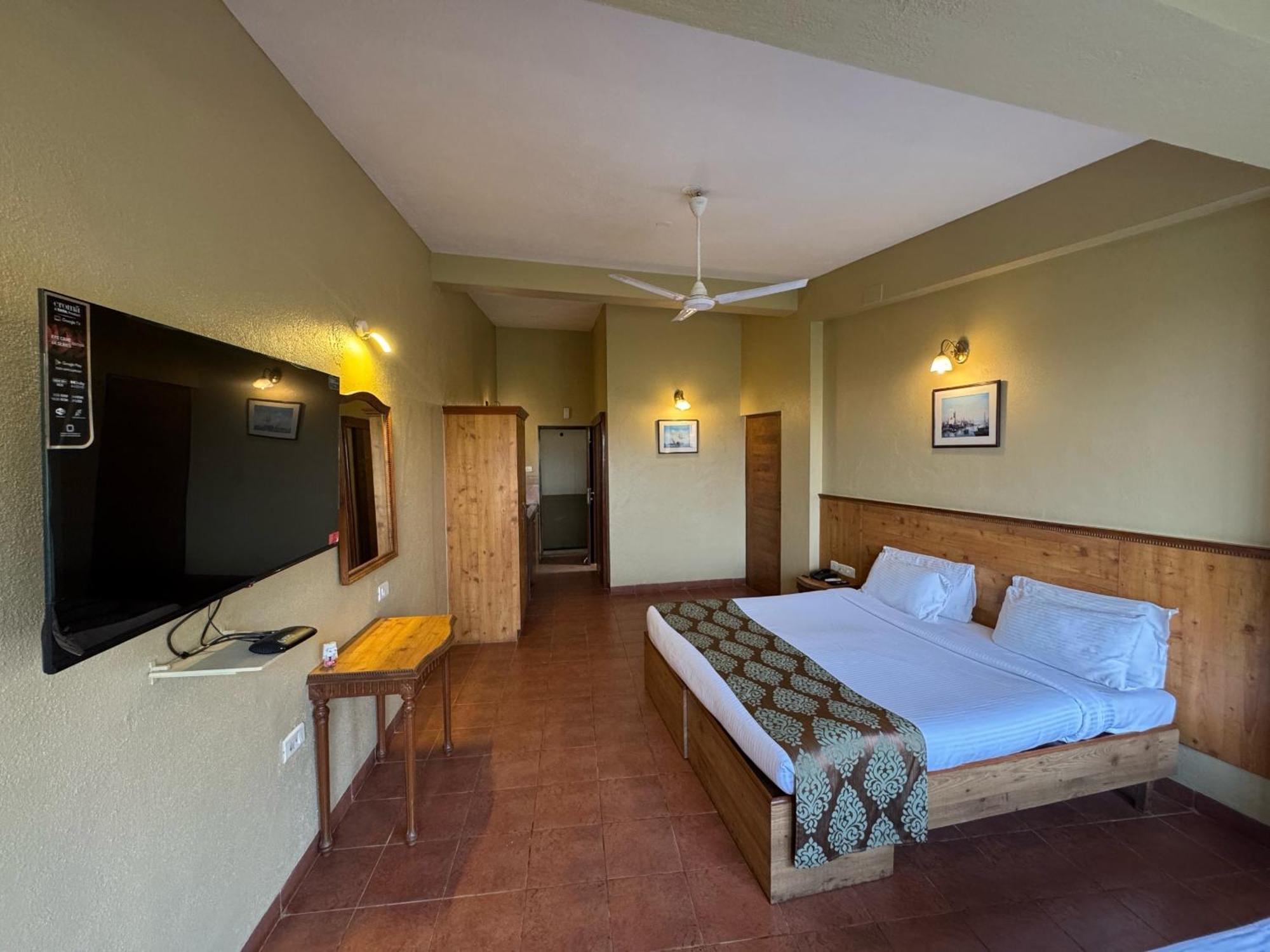 Upper Deck Resort - Stay And Relax At The Highest Peak ロナバラ エクステリア 写真