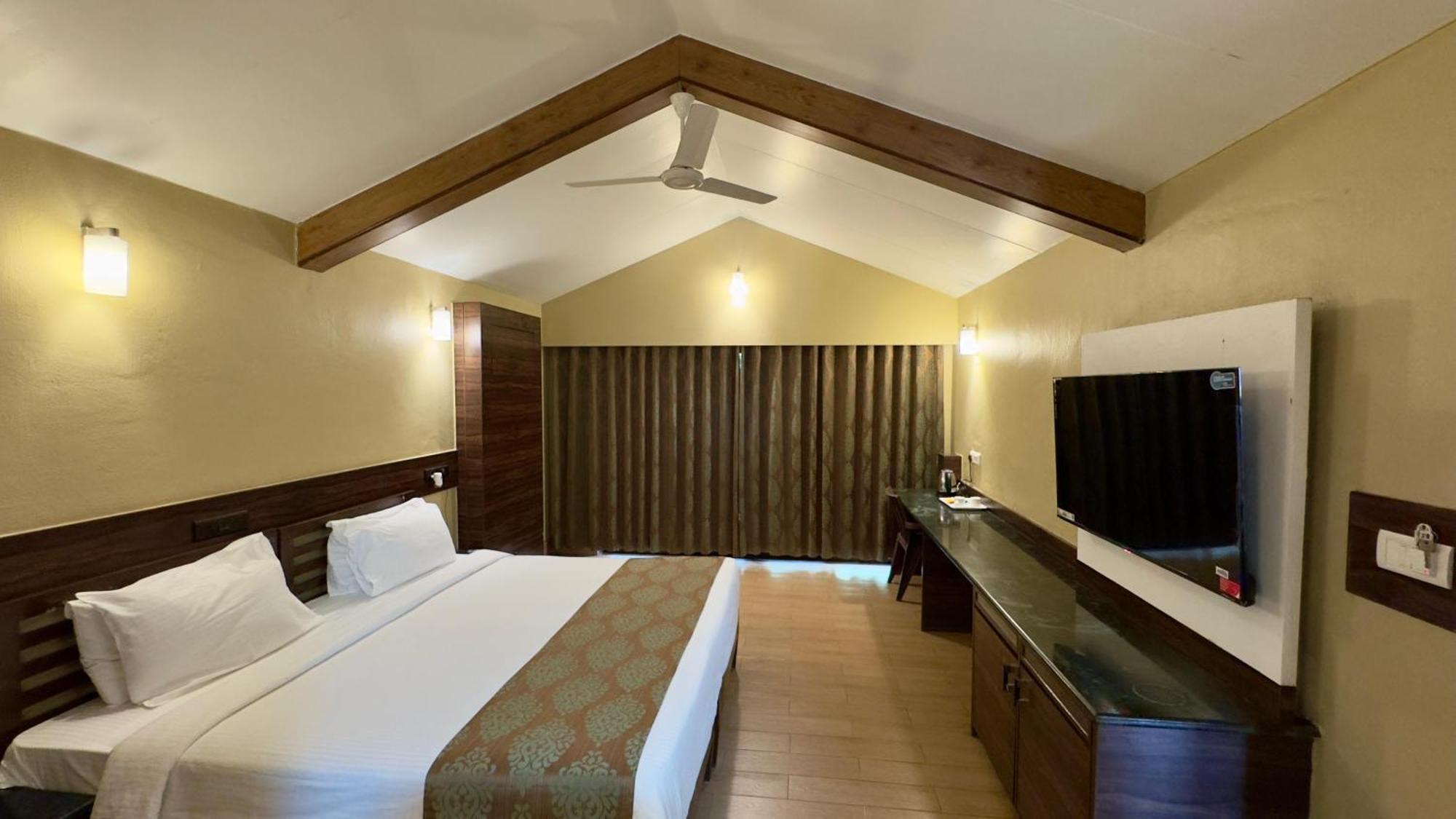 Upper Deck Resort - Stay And Relax At The Highest Peak ロナバラ エクステリア 写真