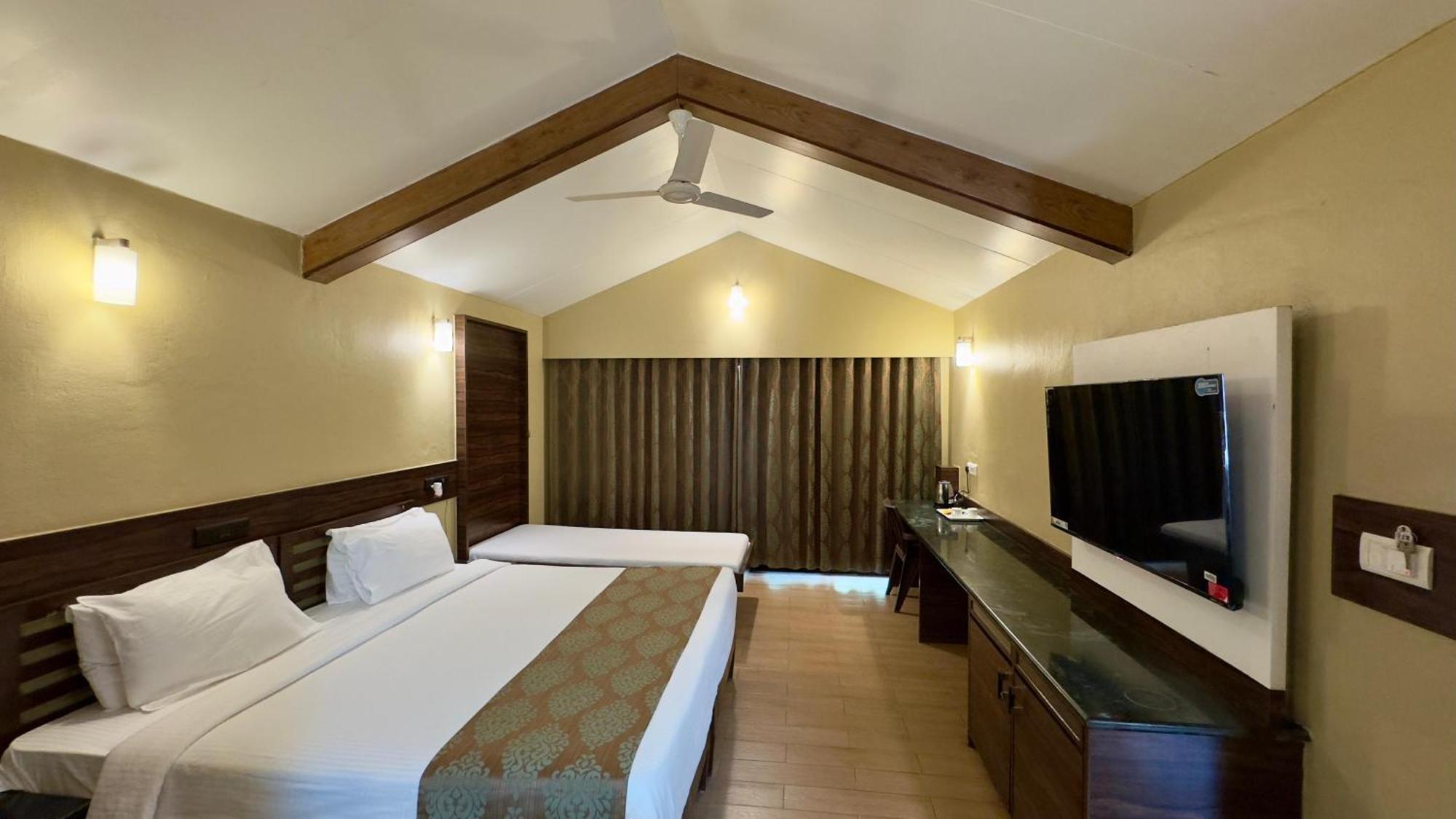 Upper Deck Resort - Stay And Relax At The Highest Peak ロナバラ エクステリア 写真