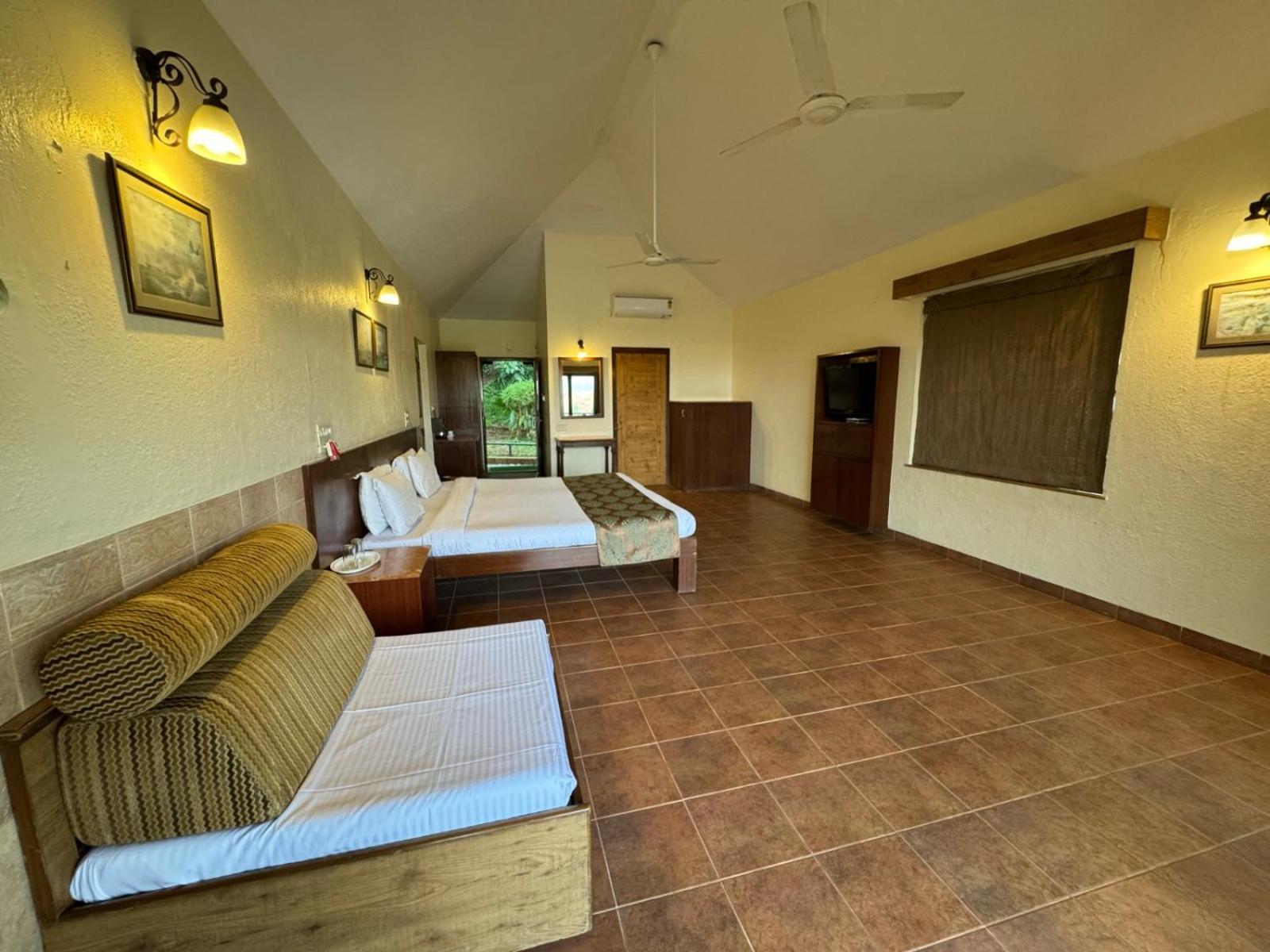 Upper Deck Resort - Stay And Relax At The Highest Peak ロナバラ エクステリア 写真