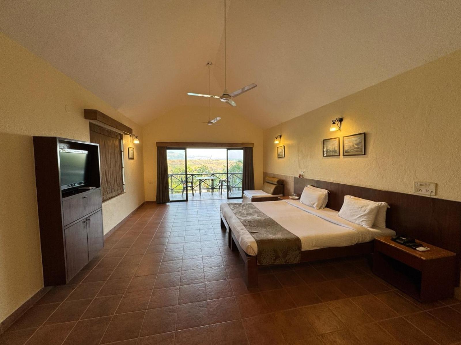 Upper Deck Resort - Stay And Relax At The Highest Peak ロナバラ エクステリア 写真