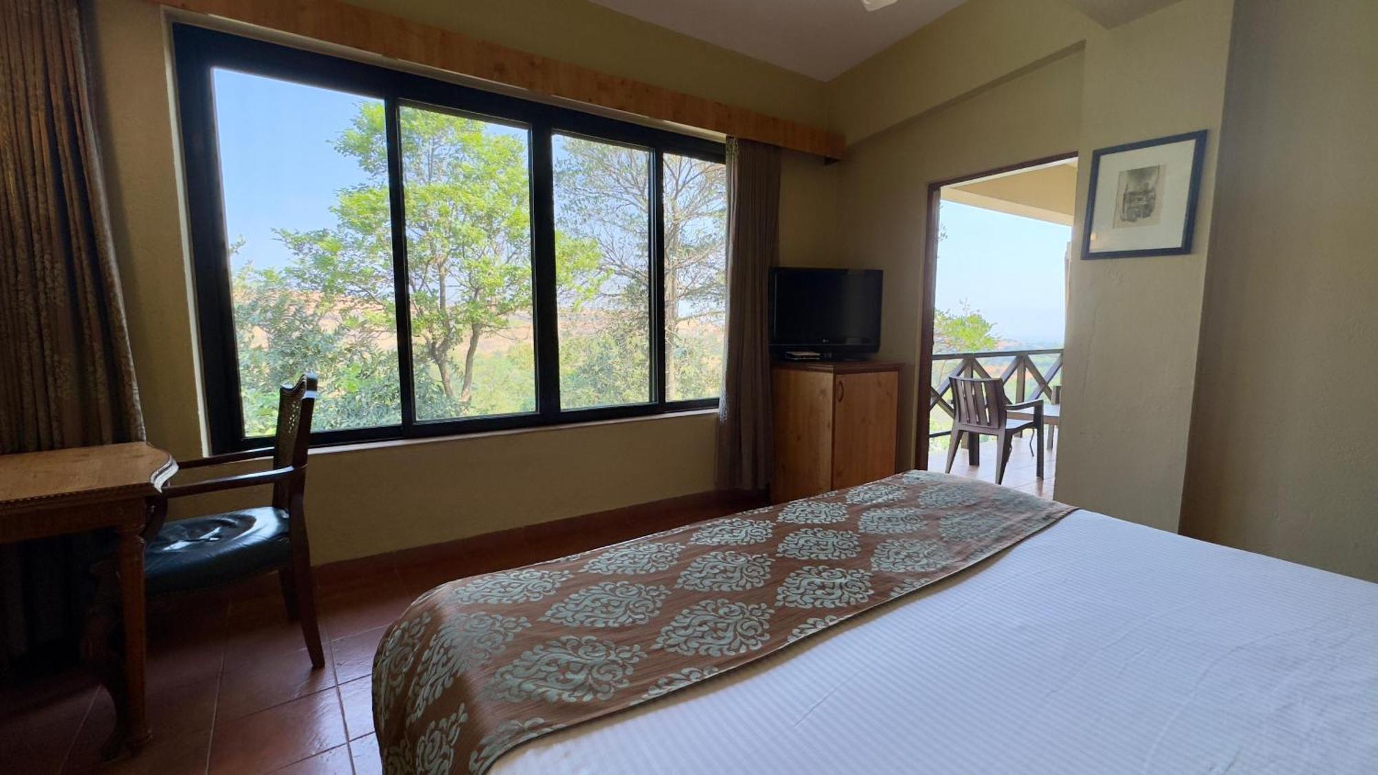 Upper Deck Resort - Stay And Relax At The Highest Peak ロナバラ エクステリア 写真