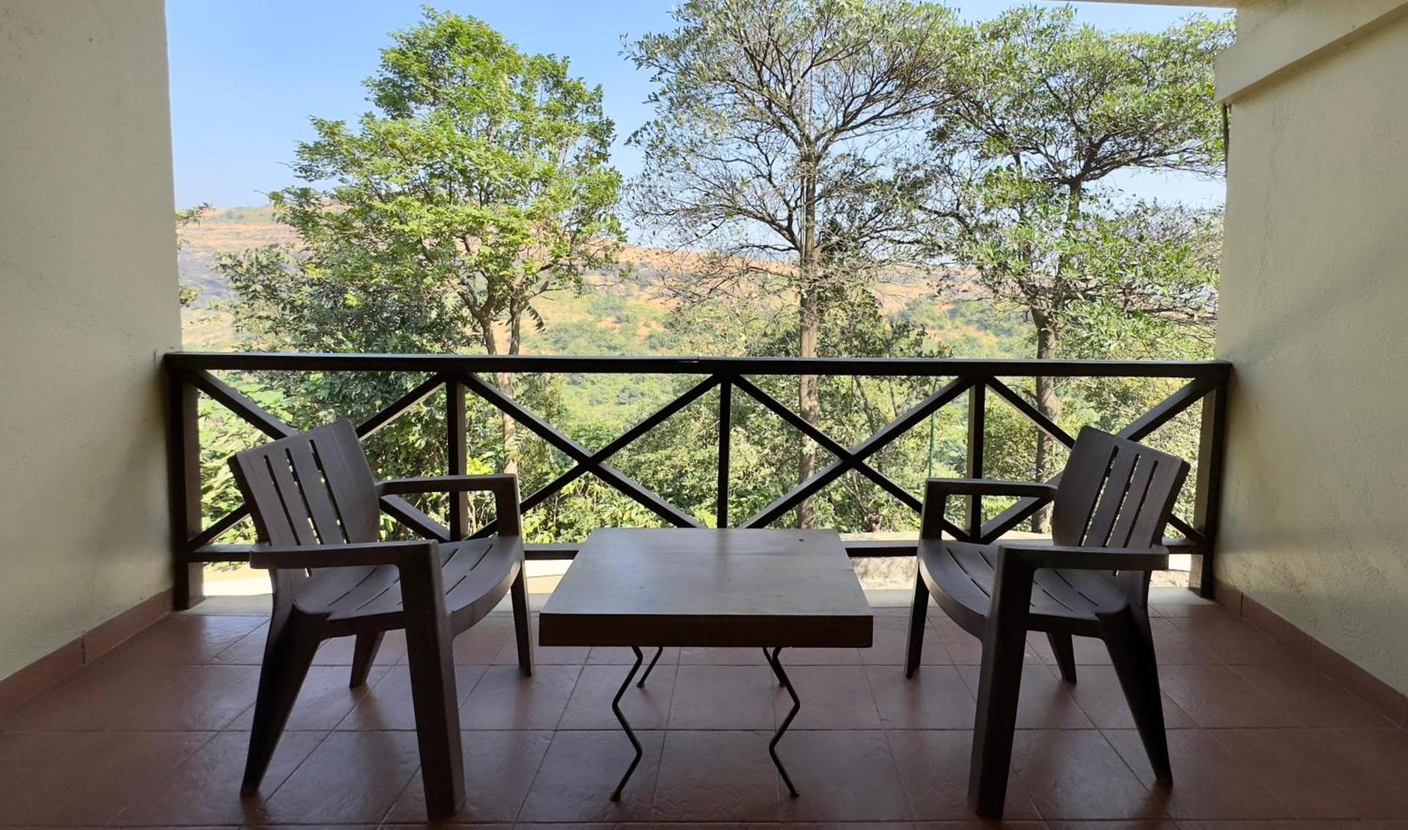Upper Deck Resort - Stay And Relax At The Highest Peak ロナバラ エクステリア 写真