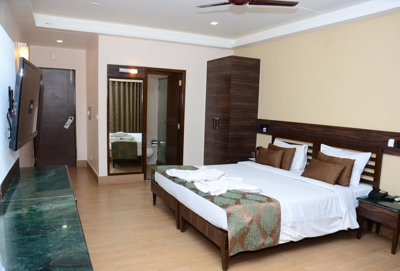 Upper Deck Resort - Stay And Relax At The Highest Peak ロナバラ エクステリア 写真