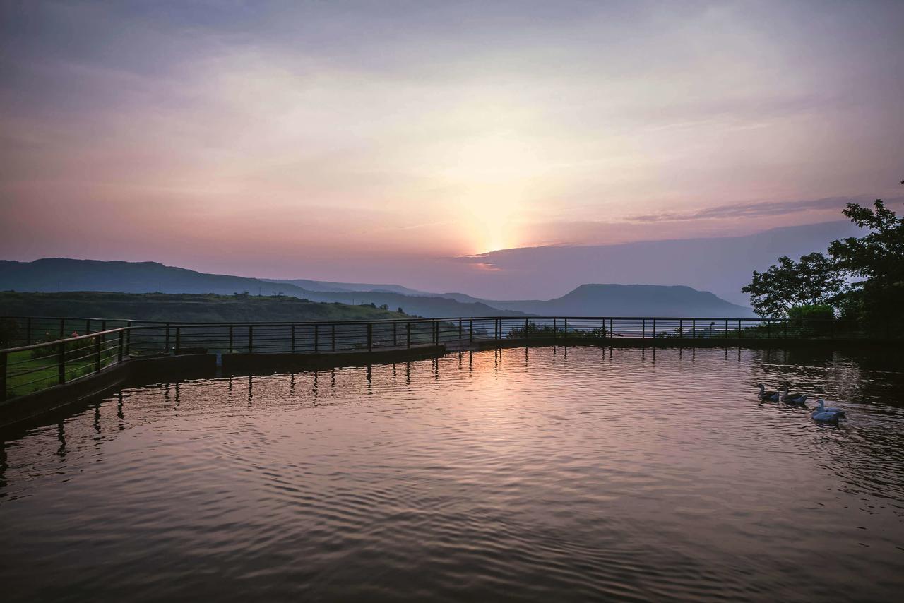 Upper Deck Resort - Stay And Relax At The Highest Peak ロナバラ エクステリア 写真